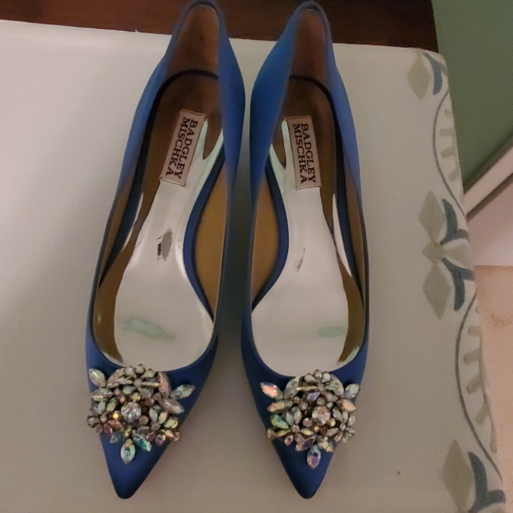 Badgley Mischka satin kitten heals